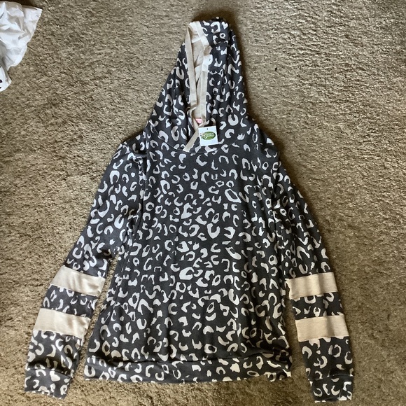 Cheetah Print Hoodies Size 1X NWT - Picture 1 of 4